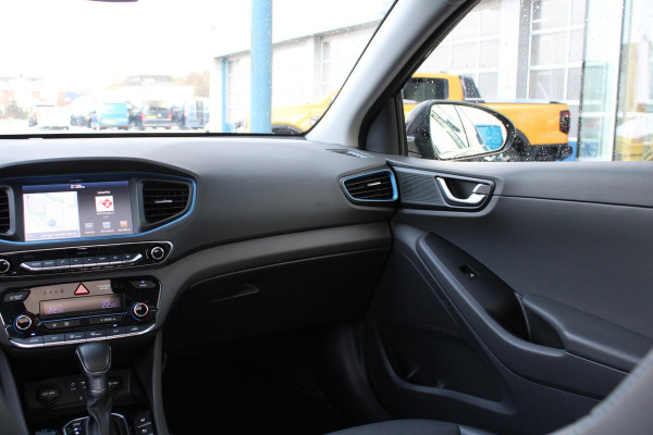 Hyundai IONIQ 1.6 GDi Premium | Stoelverwarming + Koeling | Electrische Stoelen Memory | Schuif/Kanteldak | Camera | Climate Control | Navigatie |