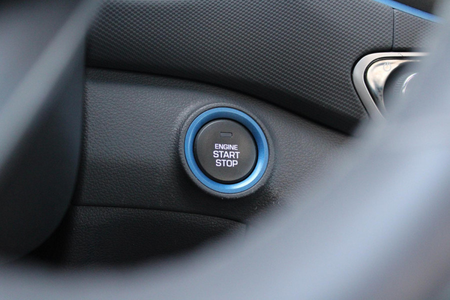 Hyundai IONIQ 1.6 GDi Premium | Stoelverwarming + Koeling | Electrische Stoelen Memory | Schuif/Kanteldak | Camera | Climate Control | Navigatie |