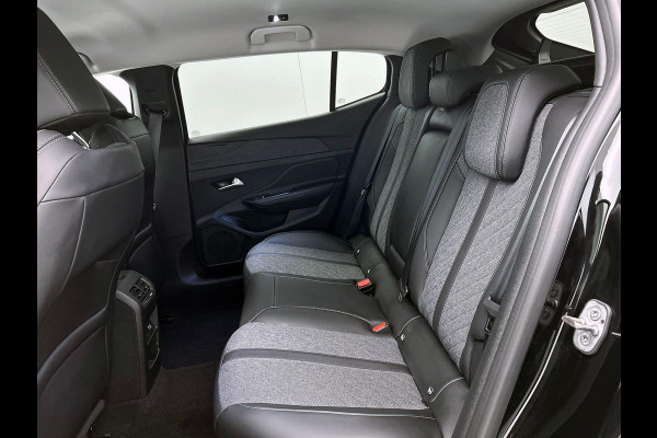 Peugeot 408 1.6 HYbrid Allure 180PK 360-CAMERA | CARPLAY | AD-CRUISE | VIRTUAL | WINTER-PACK
