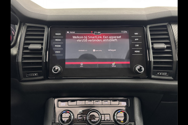 Škoda Kodiaq 1.5 TSI Sportline Business (INCL-BTW) Aut. *PANO | LEATHER-MICROFIBRE | FULL-LED | MEMORY-PACK | DIGI-COCKPIT | NAVI-FULLMAP | CAMERA | DAB+ | AMBIENT-LIGHT | KEYLESS | DAB+ | CARPLAY | PRIVACY-GLASS | 20"ALU*