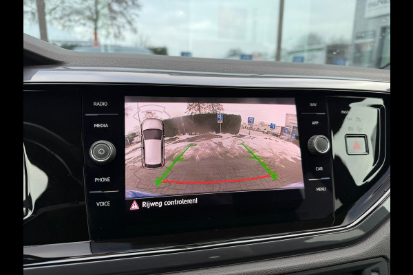 Volkswagen Polo 1.0 TSI Highline Business R - Navi - Leder - Beats - Trekhaak - Org.NL