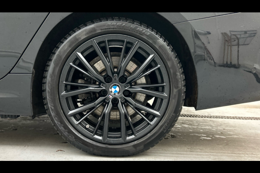 BMW 3 Serie Touring 330e M-Sport Pano ACC Trekh H/K HUD Stuurverw