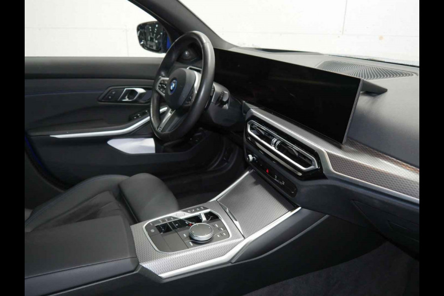 BMW 3 Serie Touring 330e M-Sport Pano ACC Trekh H/K HUD Stuurverw