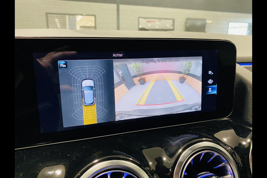 Mercedes-Benz EQA 250 // 18" Velgen // Privacy Glass // Easy pack achterklep // Dodehoekassistent // Sfeerverlichting // Apple Play // Android Aut