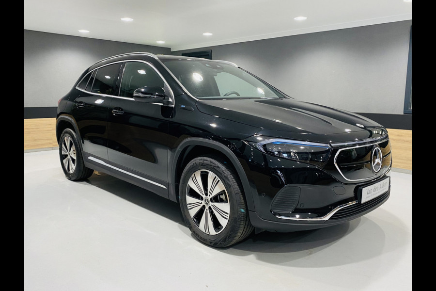 Mercedes-Benz EQA 250 // 18" Velgen // Privacy Glass // Easy pack achterklep // Dodehoekassistent // Sfeerverlichting // Apple Play // Android Aut