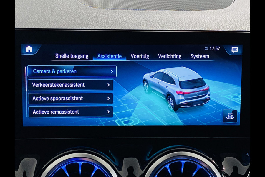 Mercedes-Benz EQA 250 // 18" Velgen // Privacy Glass // Easy pack achterklep // Dodehoekassistent // Sfeerverlichting // Apple Play // Android Aut