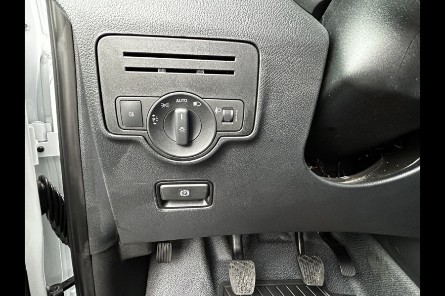Mercedes-Benz Vito 110 CDI L2 Lang RWD // Airco // Achterklep // 12 mnd Garantie // 2000kg // Bank // Radio // CV // Betimmering // Wieldoppen