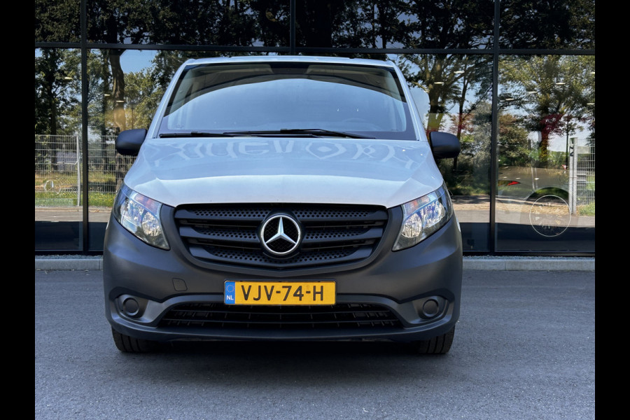 Mercedes-Benz Vito 110 CDI L2 Lang // Trekhaak // Airco // Achterklep // 12 mnd Garantie // Bank // Radio // CV // Betimmering // Wieldoppen
