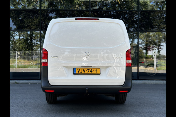 Mercedes-Benz Vito 110 CDI L2 Lang // Trekhaak // Airco // Achterklep // 12 mnd Garantie // Bank // Radio // CV // Betimmering // Wieldoppen