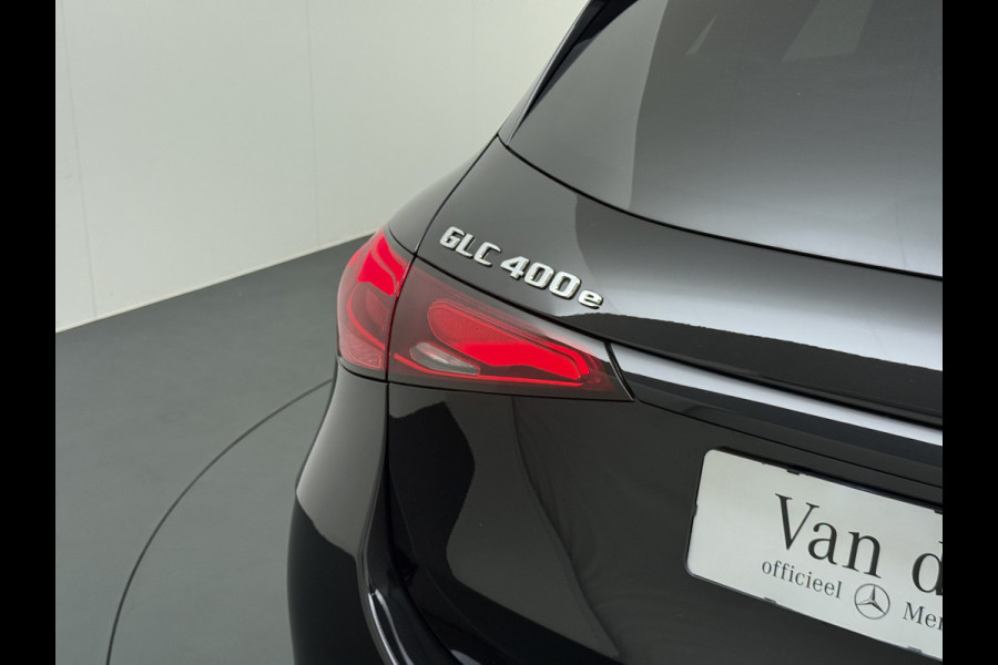 Mercedes-Benz GLC 400e 4Matic AMG // Trekhaak // Luchtvering // Meesturende Achteras // Panoramadak // Nightpakket // 360 Camera // Digital Light