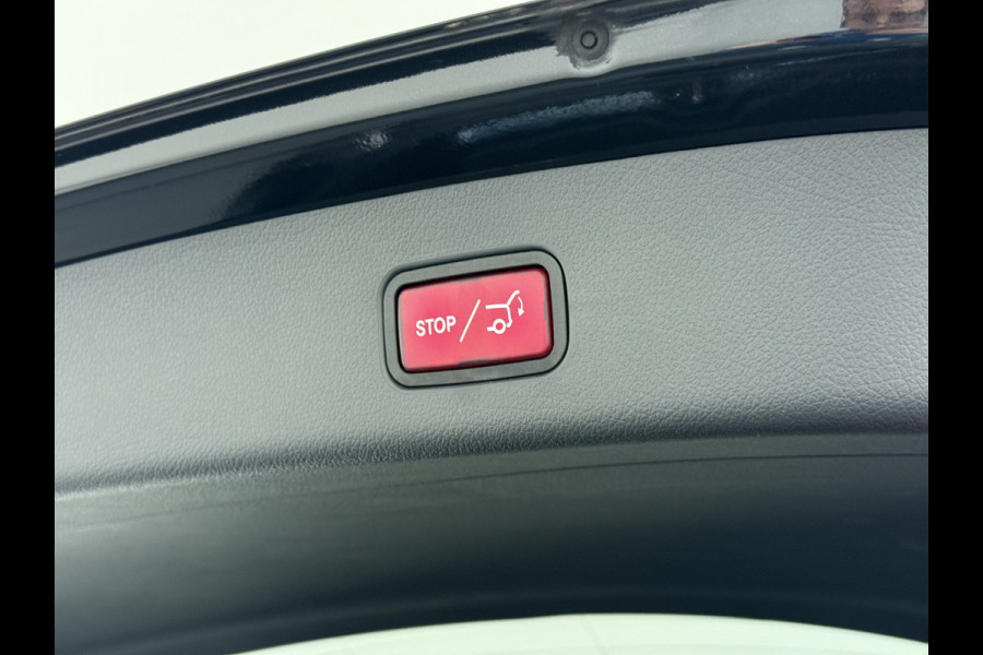 Mercedes-Benz GLC 400e 4Matic AMG // Trekhaak // Luchtvering // Meesturende Achteras // Panoramadak // Nightpakket // 360 Camera // Digital Light