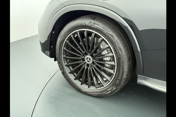 Mercedes-Benz GLC 400e 4Matic AMG // Trekhaak // Luchtvering // Meesturende Achteras // Panoramadak // Nightpakket // 360 Camera // Digital Light