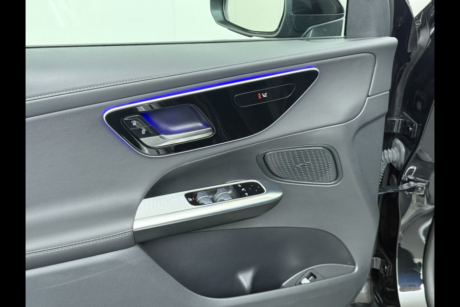 Mercedes-Benz GLC 400e 4Matic AMG // Trekhaak // Luchtvering // Meesturende Achteras // Panoramadak // Nightpakket // 360 Camera // Digital Light