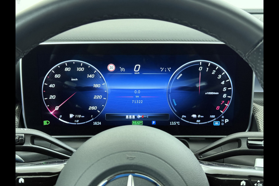 Mercedes-Benz GLC 400e 4Matic AMG // Trekhaak // Luchtvering // Meesturende Achteras // Panoramadak // Nightpakket // 360 Camera // Digital Light