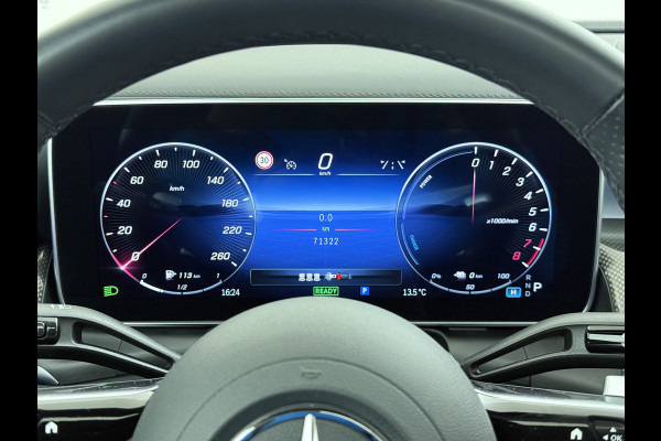 Mercedes-Benz GLC 400e 4Matic AMG // Trekhaak // Luchtvering // Meesturende Achteras // Panoramadak // Nightpakket // 360 Camera // Digital Light