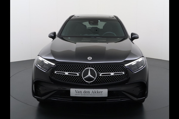 Mercedes-Benz GLC 400e 4Matic AMG // Trekhaak // Luchtvering // Meesturende Achteras // Panoramadak // Nightpakket // 360 Camera // Digital Light