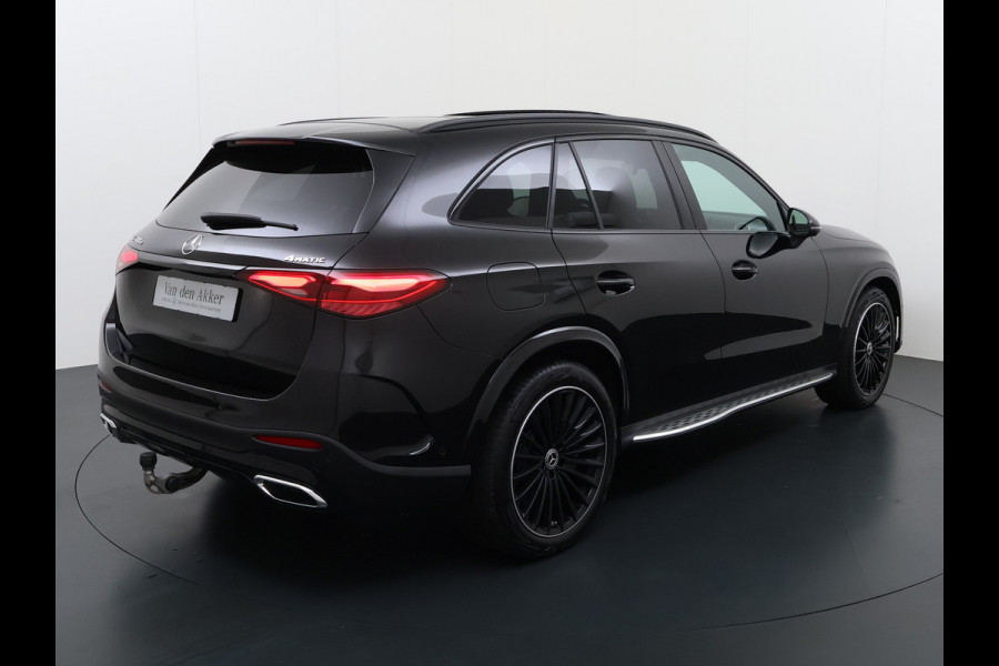 Mercedes-Benz GLC 400e 4Matic AMG // Trekhaak // Luchtvering // Meesturende Achteras // Panoramadak // Nightpakket // 360 Camera // Digital Light