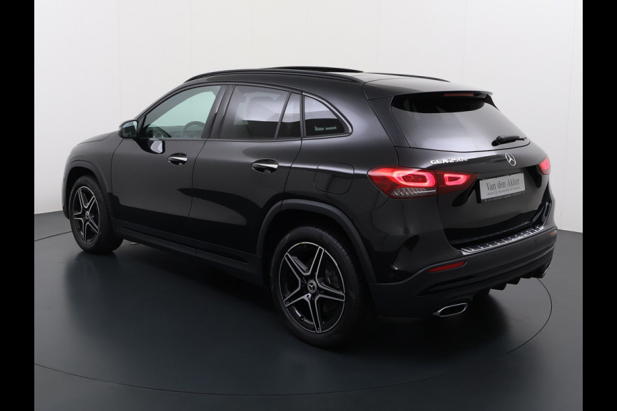 Mercedes-Benz GLA 250e AMG // Memory Stoelen // Distronic // Panoramadak // Rij Assistentiepakket // MultiBeam LED // Carplay // Nightpakket