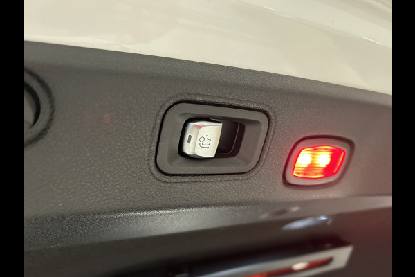 Mercedes-Benz CLS-Klasse 450 4Matic AMG // Burmester // 360 Camera // Sunroof // Trekhaak // 20 inch // Designo White // Distronic