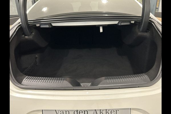 Mercedes-Benz CLS-Klasse 450 4Matic AMG // Burmester // 360 Camera // Sunroof // Trekhaak // 20 inch // Designo White // Distronic