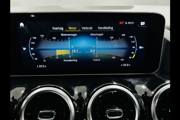 Mercedes-Benz B-Klasse 180 AMG // Trekhaak // Camera // Elek. Achterklep // Carplay // LED Koplampen // Navigatie