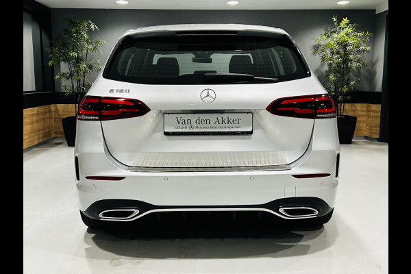 Mercedes-Benz B-Klasse 180 AMG // Trekhaak // Camera // Elek. Achterklep // Carplay // LED Koplampen // Navigatie
