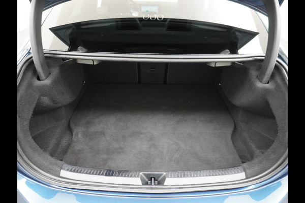 Mercedes-Benz A-Klasse 250e AMG // Panoramadak // Memory // Trekhaak // Keyless // Carplay // Sfeerverlichting // MultiBeam LED // Night Pakket // Augm