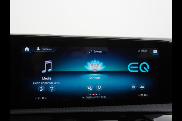 Mercedes-Benz A-Klasse 250e AMG // Panoramadak // Memory // Trekhaak // Keyless // Carplay // Sfeerverlichting // MultiBeam LED // Night Pakket // Augm