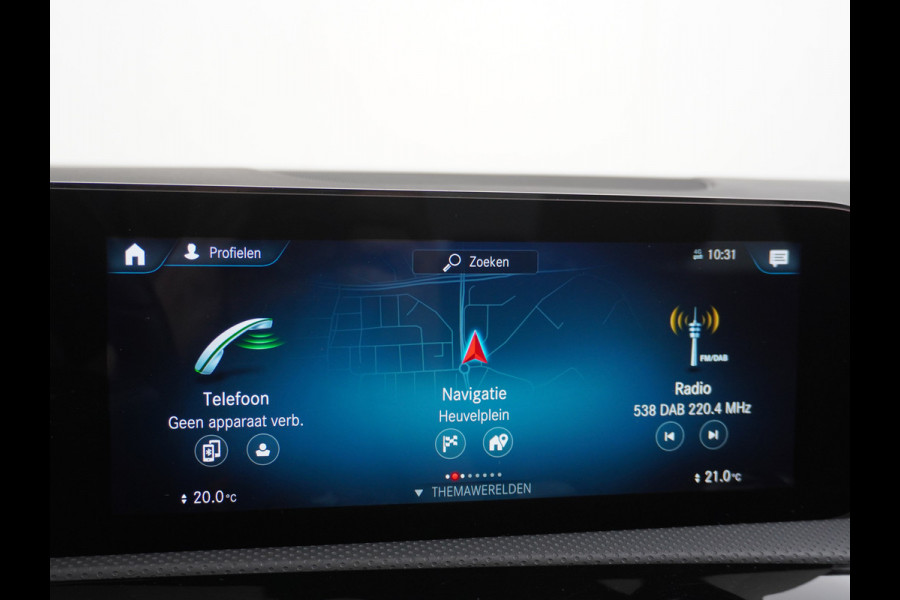 Mercedes-Benz A-Klasse 250e AMG // Panoramadak // Memory // Trekhaak // Keyless // Carplay // Sfeerverlichting // MultiBeam LED // Night Pakket // Augm