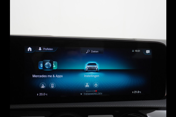 Mercedes-Benz A-Klasse 250e AMG // Panoramadak // Memory // Trekhaak // Keyless // Carplay // Sfeerverlichting // MultiBeam LED // Night Pakket // Augm