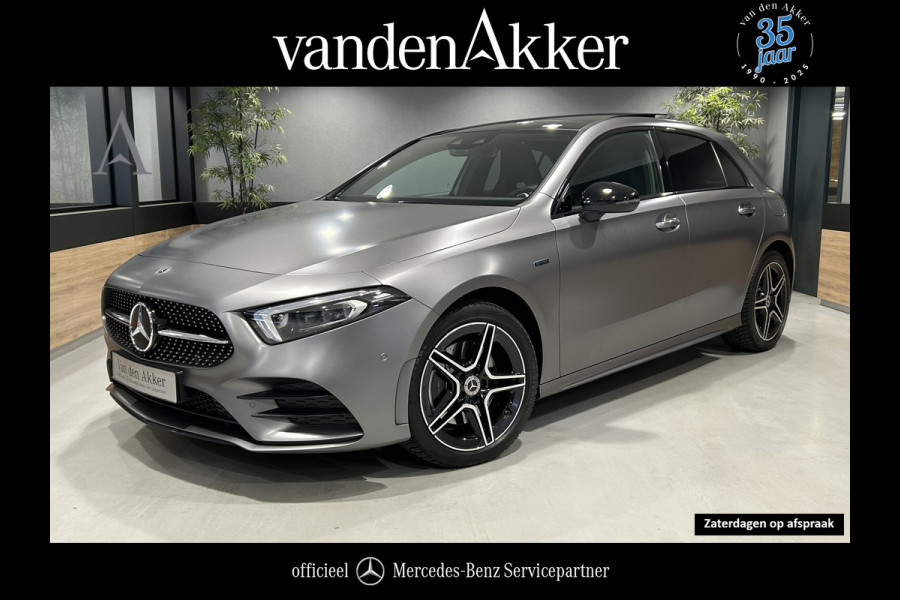Mercedes-Benz A-Klasse 250e AMG// Panoramadak // Memory // MultiBeam LED // Keyless // Magno Grijs // Augmented