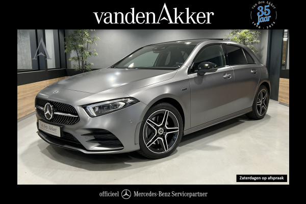 Mercedes-Benz A-Klasse 250e AMG// Panoramadak // Memory // MultiBeam LED // Keyless // Magno Grijs // Augmented