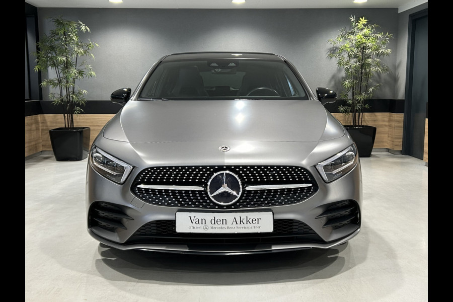 Mercedes-Benz A-Klasse 250e AMG// Panoramadak // Memory // MultiBeam LED // Keyless // Magno Grijs // Augmented