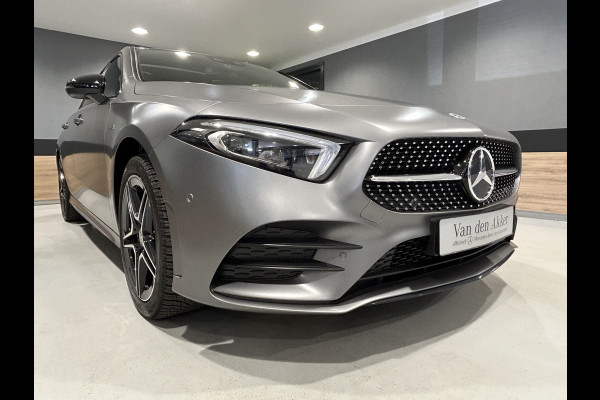 Mercedes-Benz A-Klasse 250e AMG// Panoramadak // Memory // MultiBeam LED // Keyless // Magno Grijs // Augmented