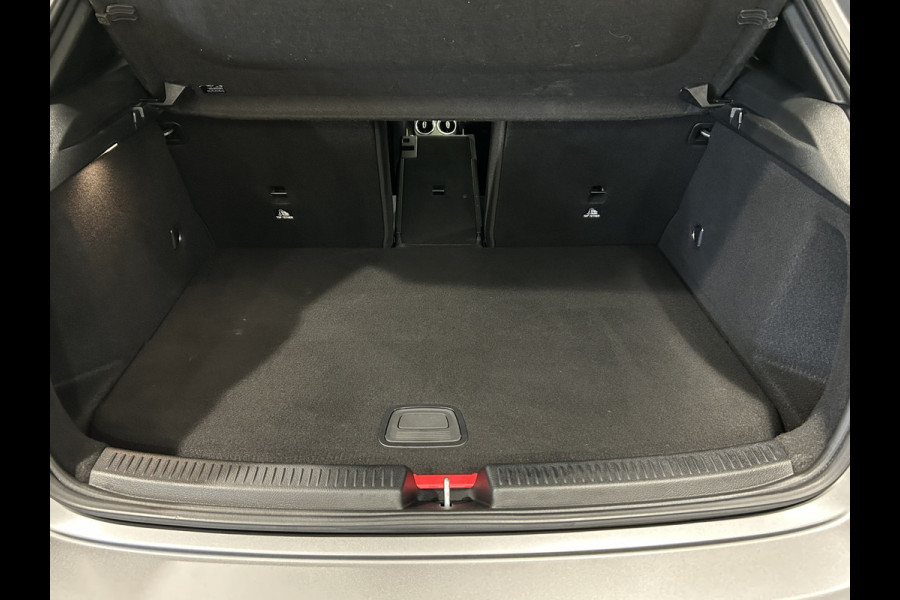 Mercedes-Benz A-Klasse 250e AMG// Panoramadak // Memory // MultiBeam LED // Keyless // Magno Grijs // Augmented