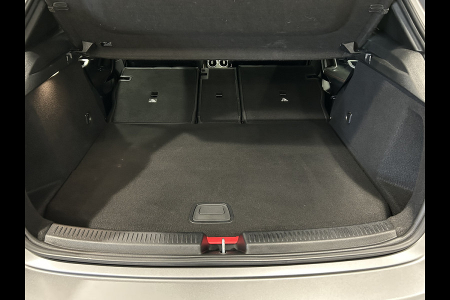 Mercedes-Benz A-Klasse 250e AMG// Panoramadak // Memory // MultiBeam LED // Keyless // Magno Grijs // Augmented