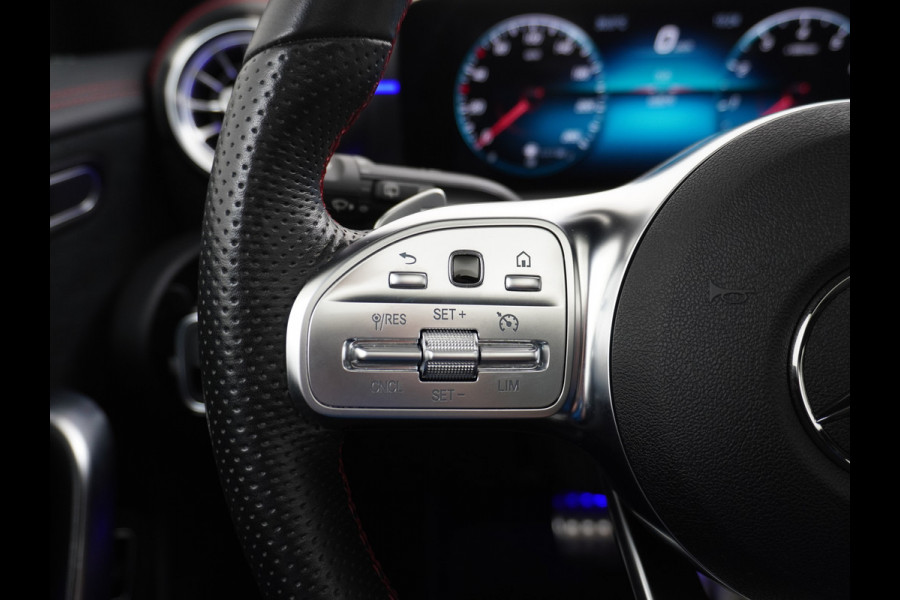 Mercedes-Benz CLA-Klasse Shooting Brake 200 AMG // Panoramadak // Sfeerverlichting // Privacy Glas // 19" Velgen // Carplay // Augmented Reality