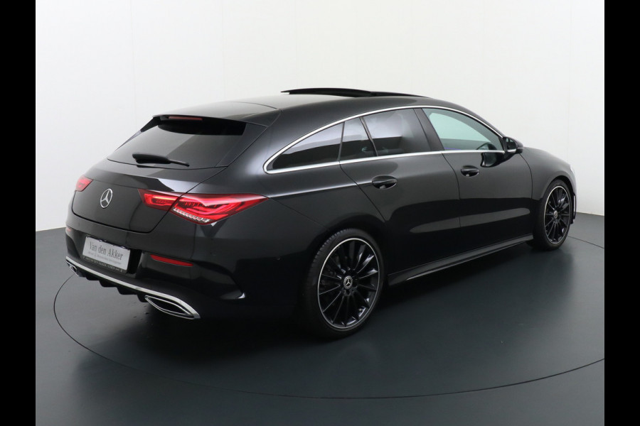 Mercedes-Benz CLA-Klasse Shooting Brake 200 AMG // Panoramadak // Sfeerverlichting // Privacy Glas // 19" Velgen // Carplay // Augmented Reality
