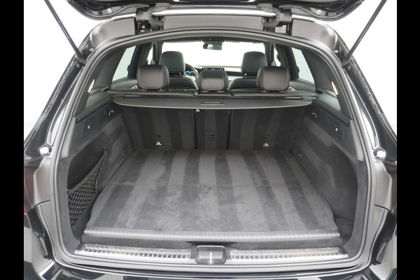 Mercedes-Benz GLC 300e AMG 4Matic // Panoramadak // Burmester // 360 Camera // Keyless // Carbon // Sfeerverlichting // Carplay