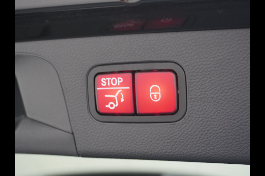 Mercedes-Benz GLC 300e AMG 4Matic // Panoramadak // Burmester // 360 Camera // Keyless // Carbon // Sfeerverlichting // Carplay