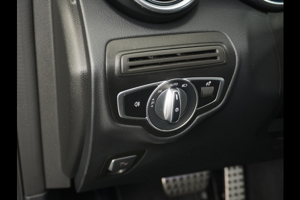 Mercedes-Benz GLC 300e AMG 4Matic // Panoramadak // Burmester // 360 Camera // Keyless // Carbon // Sfeerverlichting // Carplay