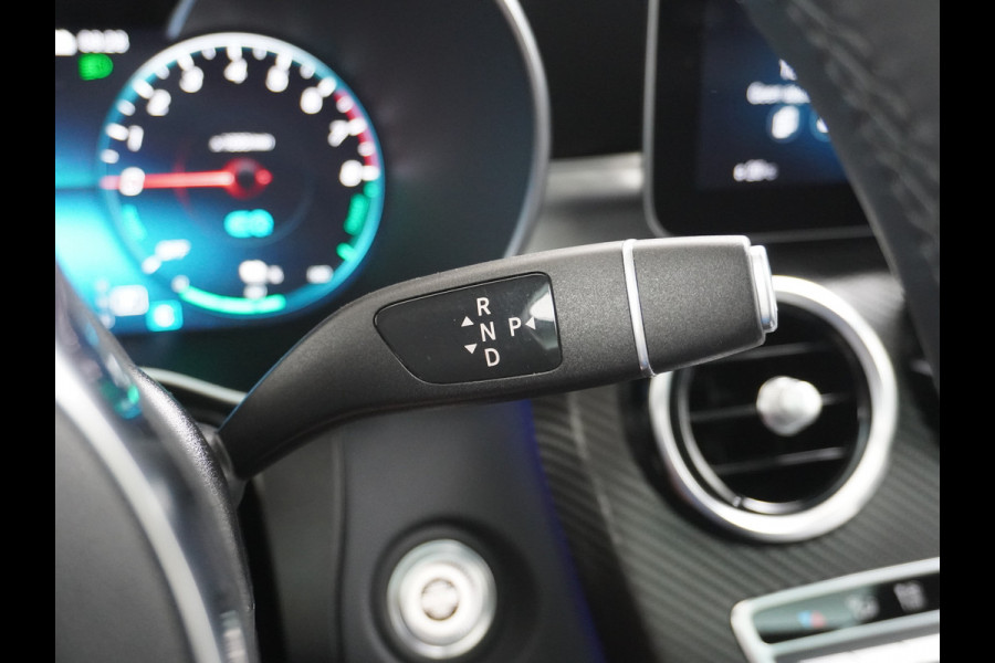 Mercedes-Benz GLC 300e AMG 4Matic // Panoramadak // Burmester // 360 Camera // Keyless // Carbon // Sfeerverlichting // Carplay