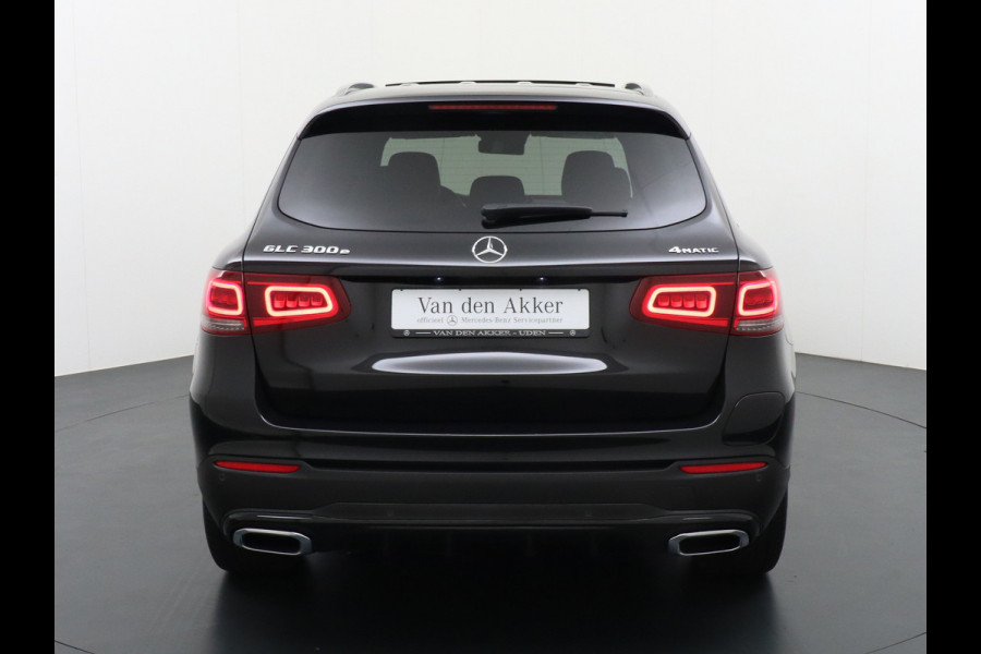 Mercedes-Benz GLC 300e AMG 4Matic // Panoramadak // Burmester // 360 Camera // Keyless // Carbon // Sfeerverlichting // Carplay