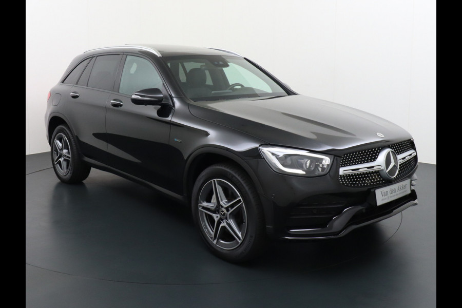 Mercedes-Benz GLC 300e AMG 4Matic // Panoramadak // Burmester // 360 Camera // Keyless // Carbon // Sfeerverlichting // Carplay