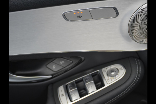 Mercedes-Benz GLC 300e Coupé AMG 4Matic // Burmester / Magno Grijs // 20 inch // Treeplanken // Night pakket