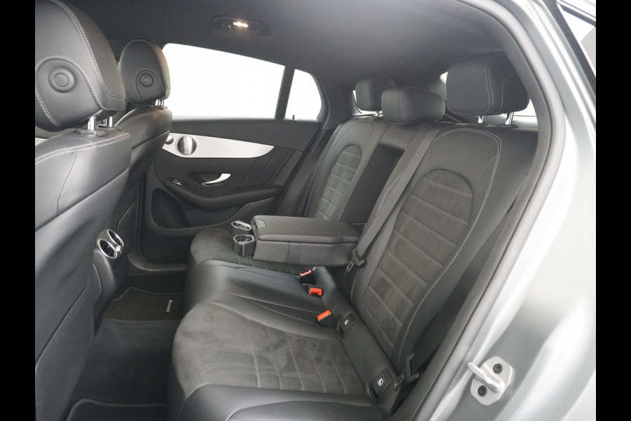 Mercedes-Benz GLC 300e Coupé AMG 4Matic // Burmester / Magno Grijs // 20 inch // Treeplanken // Night pakket
