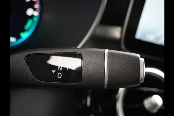 Mercedes-Benz GLC 300e Coupé AMG 4Matic // Burmester / Magno Grijs // 20 inch // Treeplanken // Night pakket