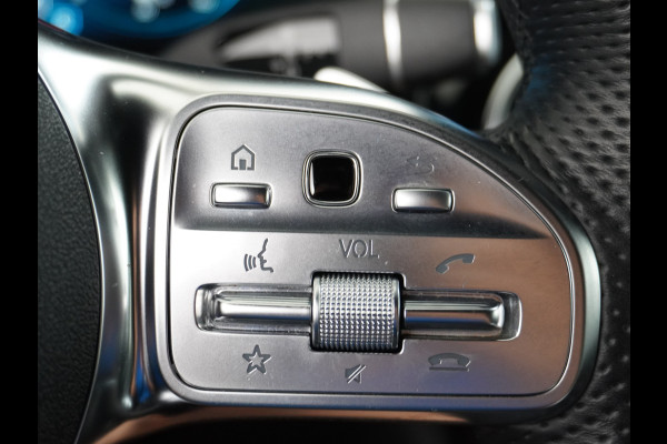 Mercedes-Benz GLC 300e Coupé AMG 4Matic // Burmester / Magno Grijs // 20 inch // Treeplanken // Night pakket