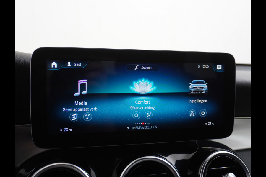 Mercedes-Benz GLC 300e Coupé AMG 4Matic // Burmester / Magno Grijs // 20 inch // Treeplanken // Night pakket