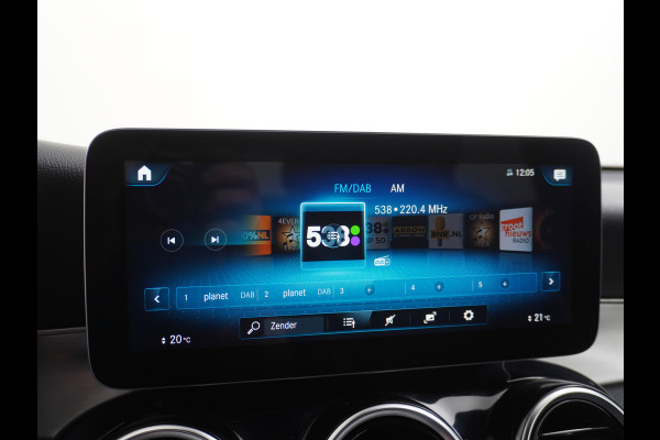 Mercedes-Benz GLC 300e Coupé AMG 4Matic // Burmester / Magno Grijs // 20 inch // Treeplanken // Night pakket